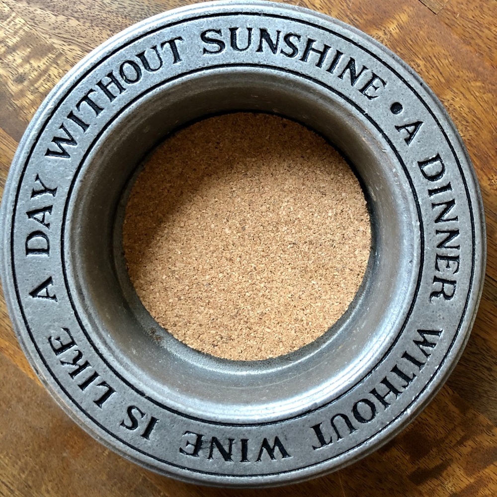 Wine bottle coaster